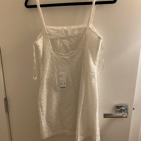 Urban Outfitters Eyelet Lace Minidress NWT - Picture 2 of 4